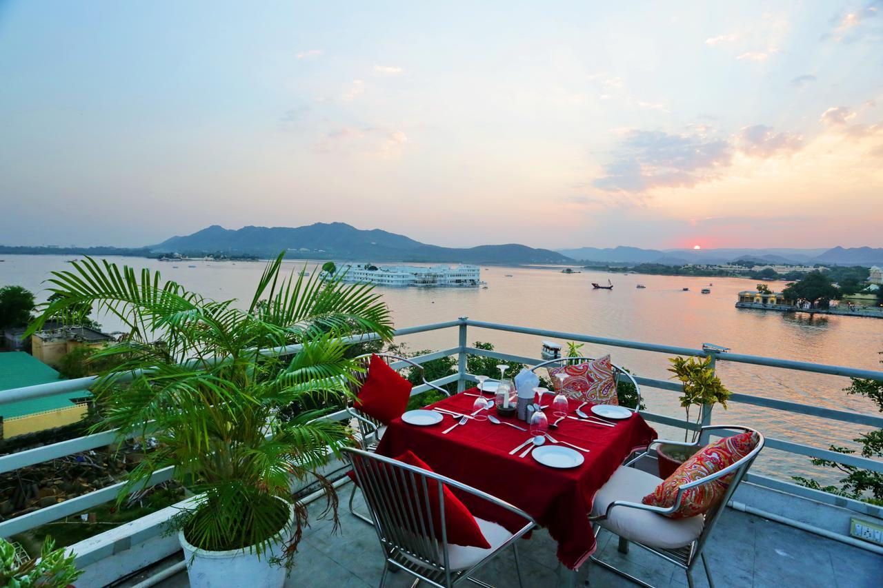沙哈尔科特湖畔酒店 烏代浦 外观 照片