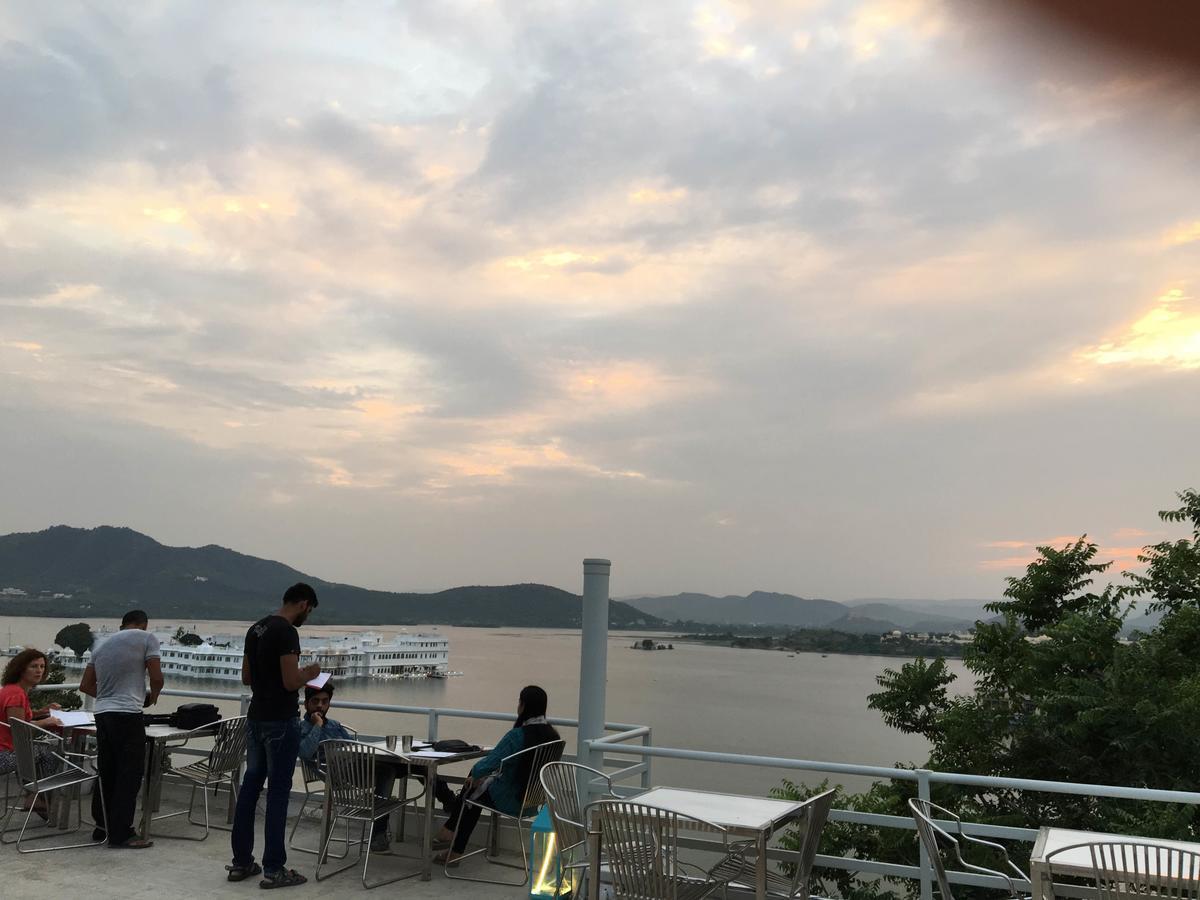 沙哈尔科特湖畔酒店 烏代浦 外观 照片